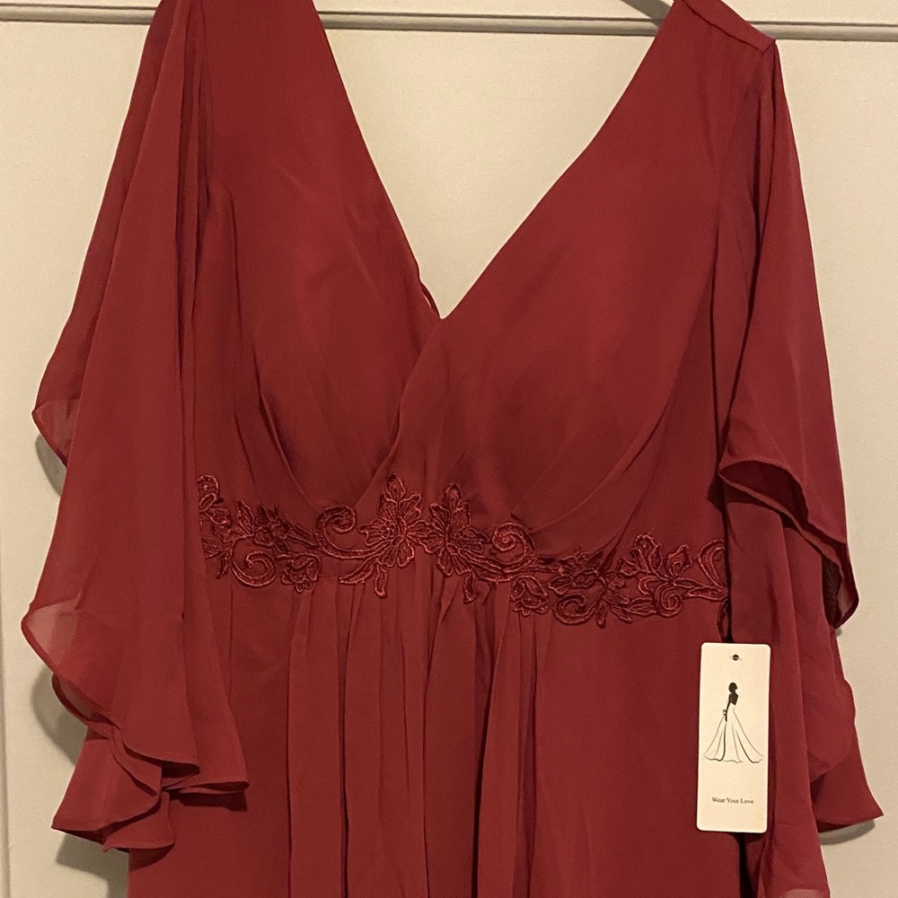 Elegant Mauve V-Neck Prom Dress with Flutter Sleeves - Picture 4 of 8